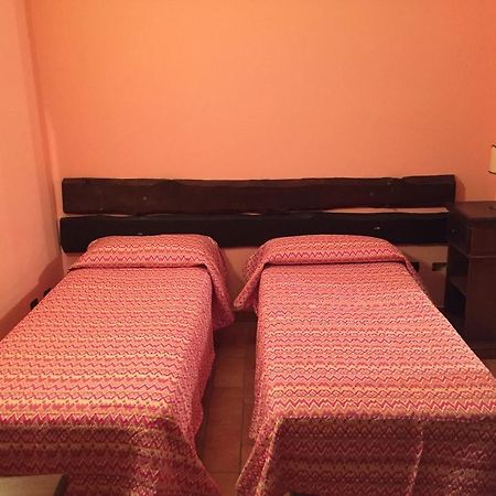 Il Casello Hotell Paola Rum bild