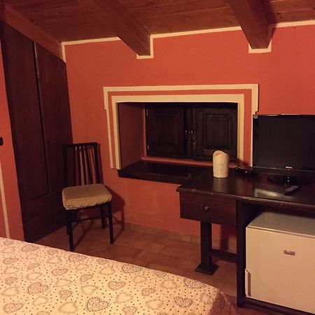 Il Casello Hotell Paola Rum bild